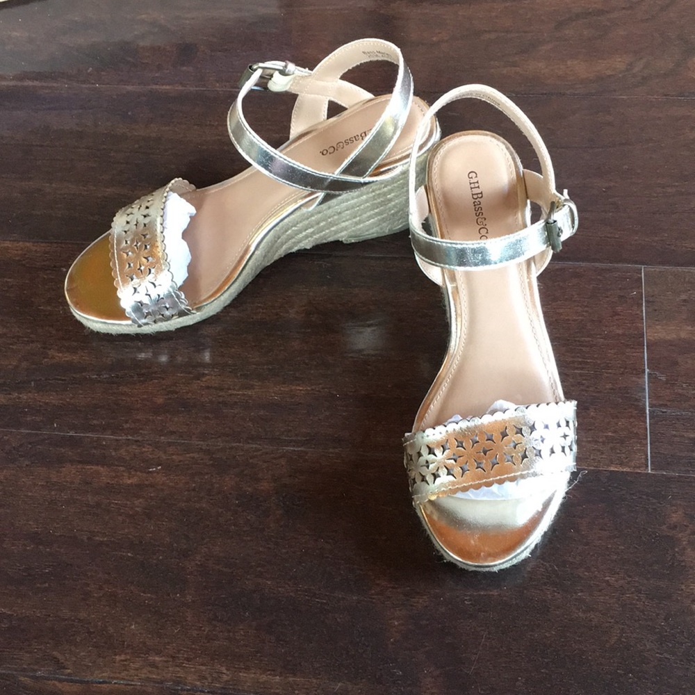G.H. Bass & co. Metallic gold strapped sandals 6